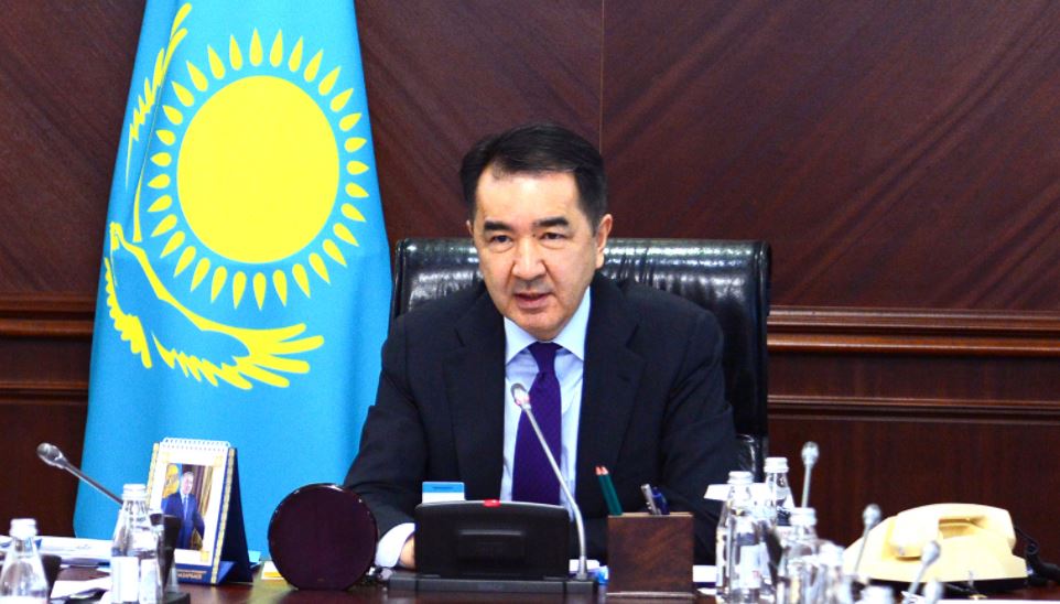 باقىتجان ساعىنتاەۆ قىسقى وليمپياداعا قاتىساتىن سپورتشىلارعا جەڭىس تىلەدى