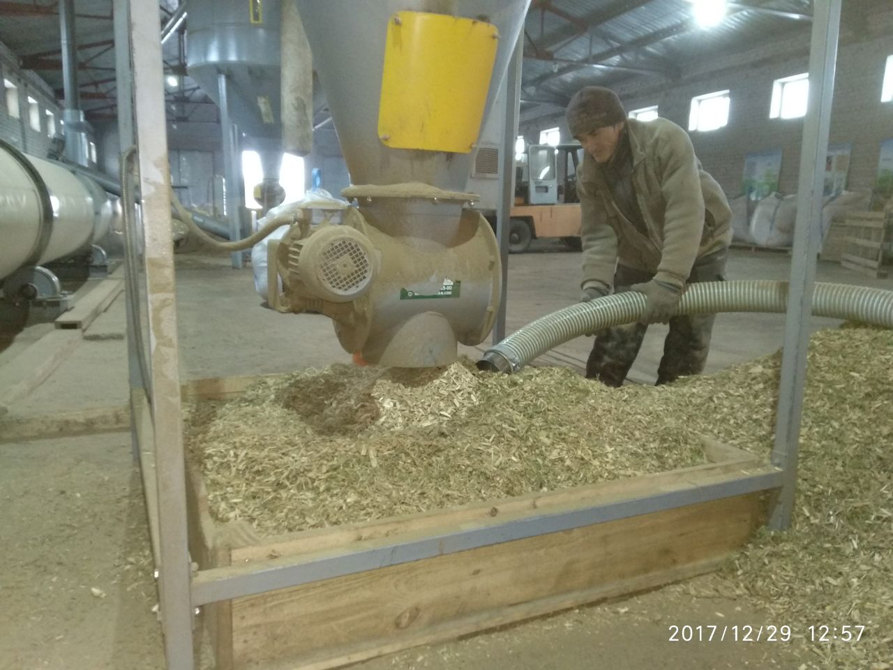 بۋرابايدا بيووتىن وندىرەتىن زاۋىت ىسكە قوسىلدى