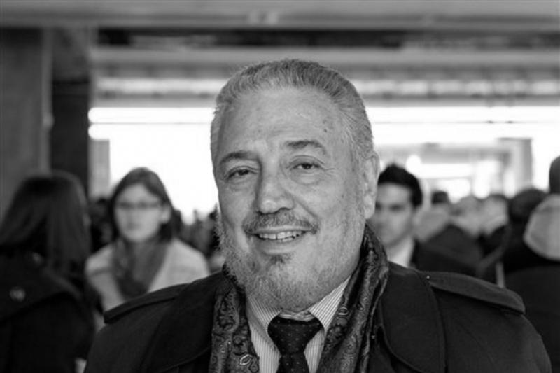 فيدەل كاسترونىڭ ۇلكەن  ۇلى وزىنە قول جۇمسادى