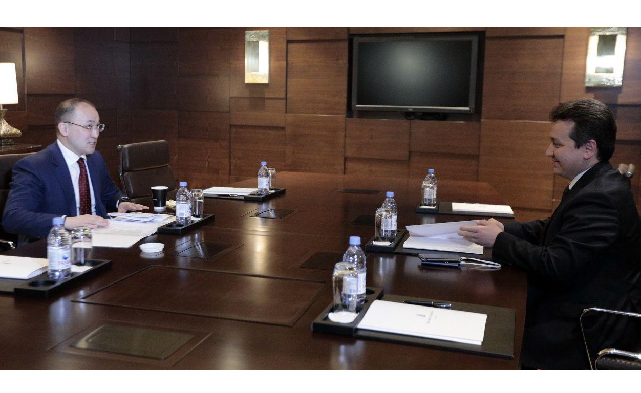 داۋرەن اباەۆ الماتىدا شەتەلدىك ارىپتەستەرىمەن كەزدەستى