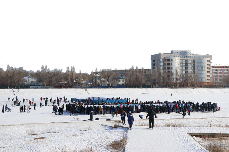 اتىراۋدا جايىق وزەنىنىڭ ءۇستىن­دە سان ءتۇرلى سايىستار ۇيىمداس­تىرىلادى