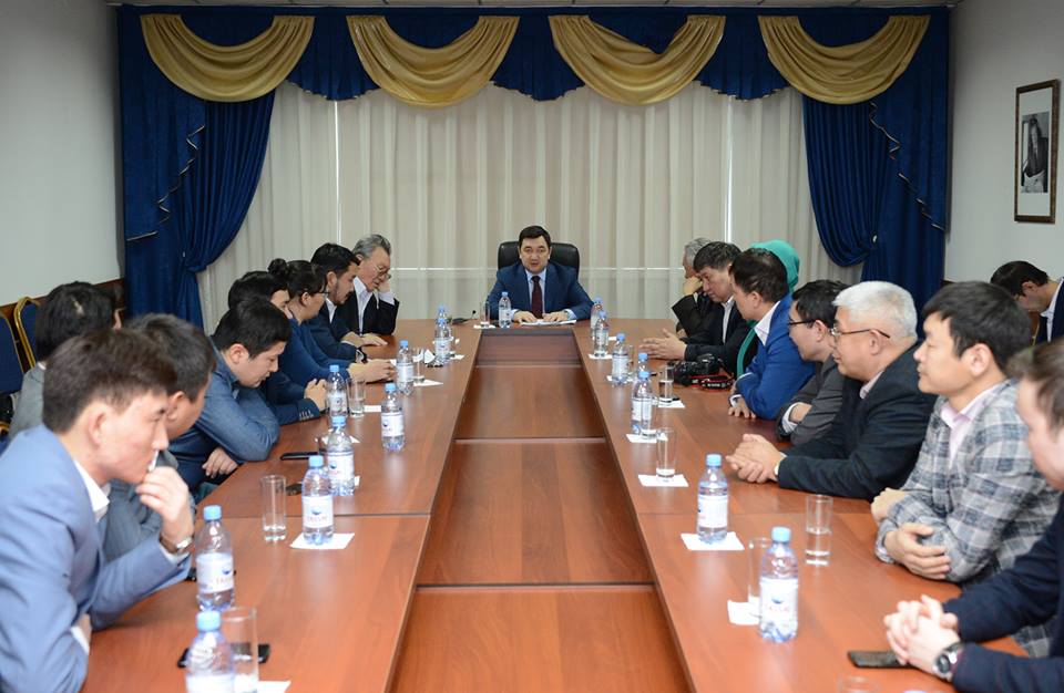 «ەگەمەن قازاقستان» گازەتى مەن «ادەبيەت» پورتالىنىڭ بىرلەسكەن جوباسىنىڭ وتىرىسى ءوتتى