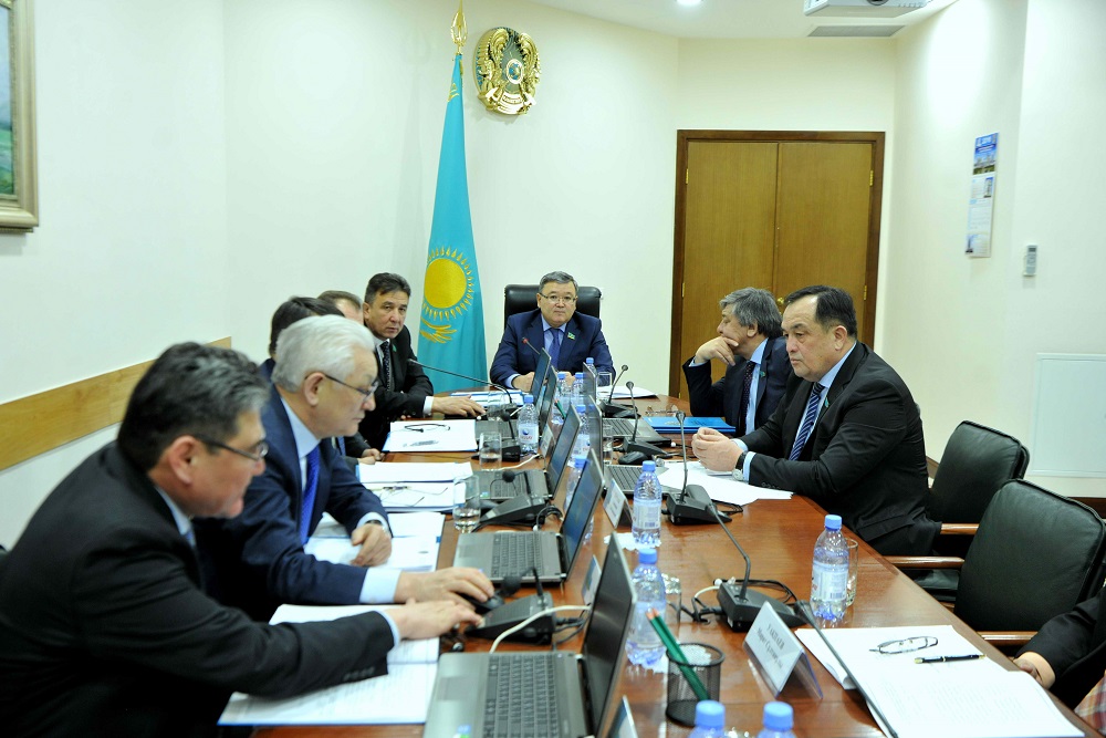 ەاەو ءۇشىن كەدەندىك باجدارىن ءبولۋ تۋرالى حاتتامانى راتيفيكاتسيالاۋ تۋرالى زاڭ جوباسى قارالدى