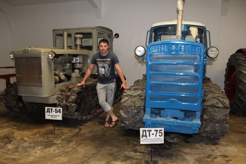 قوستانايدا كول تۇبىنەن تانك پەن تراكتور تابىلدى