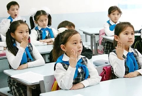 باستى نازاردا – تاربيە مەن ءبىلىم