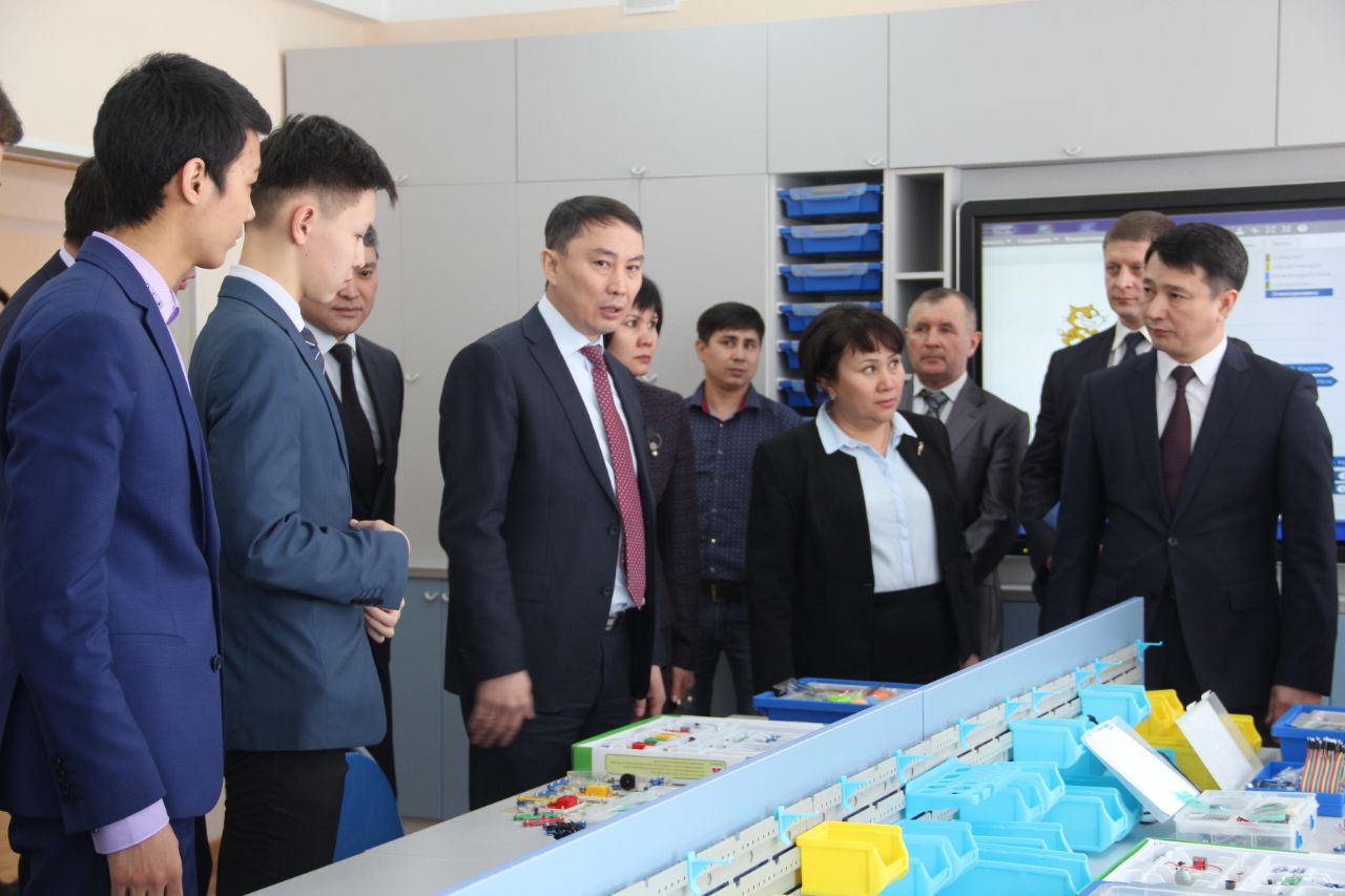 قوستاناي وبلىسىندا ەلىمىزدەگى  العاشقى تسيفرلىق تەحنولوگيالار كابينەتى اشىلدى