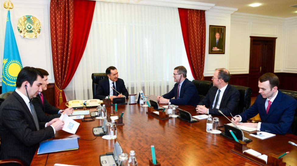 باقىتجان ساعىنتاەۆ Deutsche Bank AG وكىلدەرىمەن كەزدەستى