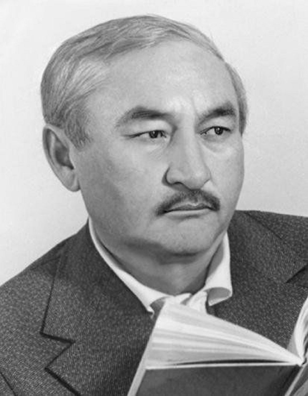 ادەبيەتتىڭ اڭگىمەسى: تاكەنگە ورالۋ