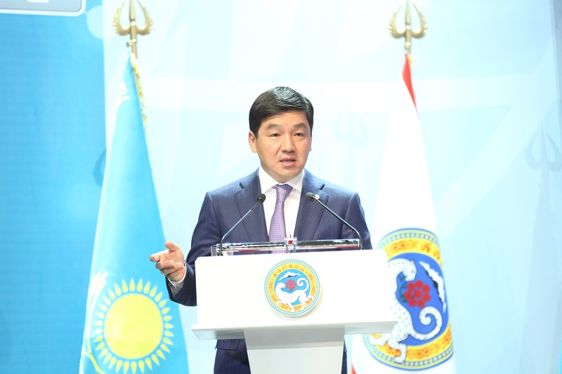 باۋىرجان بايبەك: جاڭا اۆتوبۋس العان تاسىمالداۋشىلارعا 15 ملرد تەڭگە كولەمىندە دەمەۋ قارجى بولىنەدى