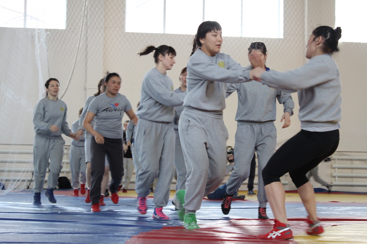 استانادا ايەلدەر كۇرەسىنىڭ اكادەمياسى اشىلدى