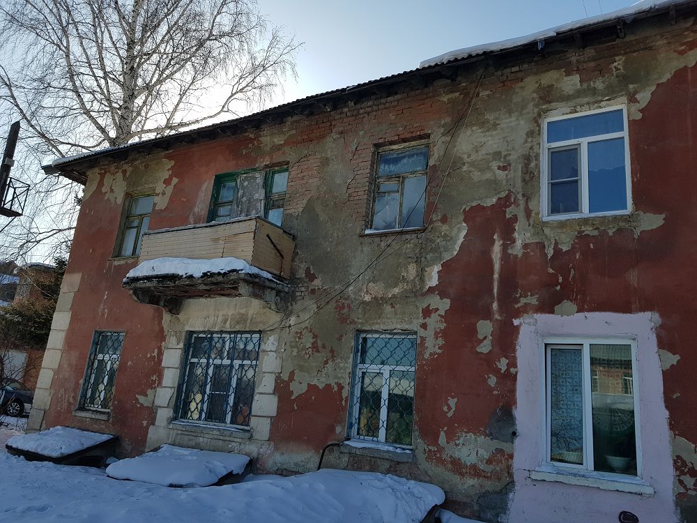 12 وتباسى 1946 جىلى سالىنعان ۇيدە قالتىراپ وتىر