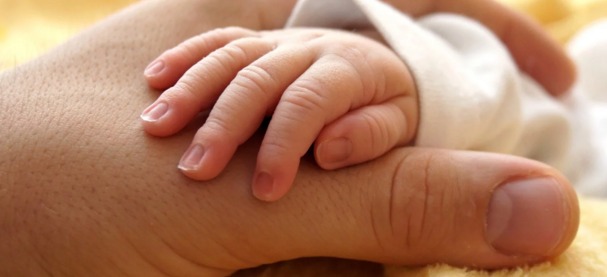 كوكەك انا, شاراسىز اكە, تاستاندى بالا