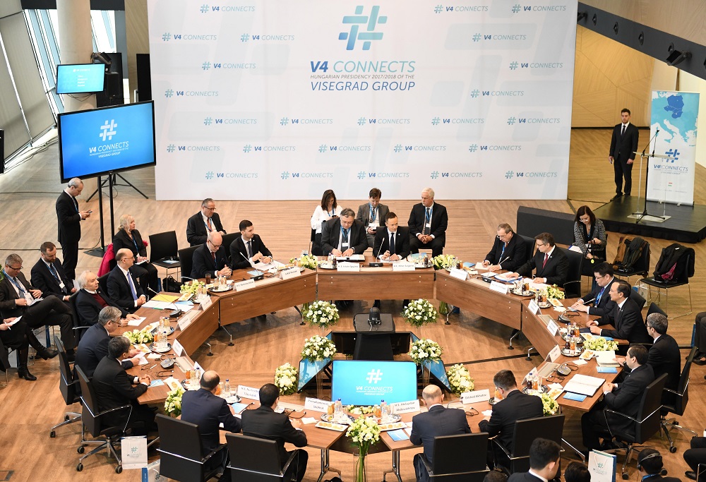 سىرتقى ىستەر مينيسترلەرىنىڭ العاشقى كەڭەسى ءوتتى