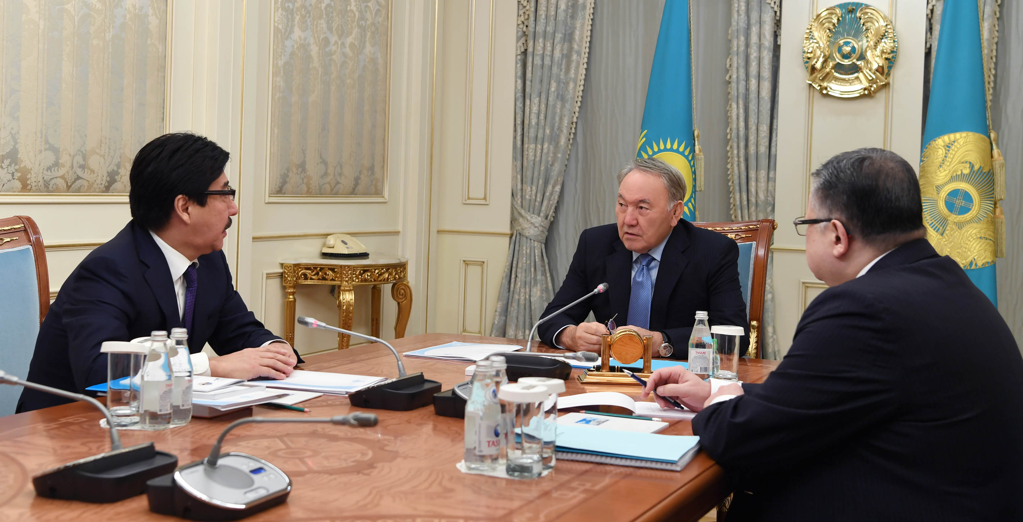 ەلباسى ءال-فارابي اتىنداعى قازۇۋ رەكتورى عالىمقايىر مۇتانوۆتى قابىلدادى