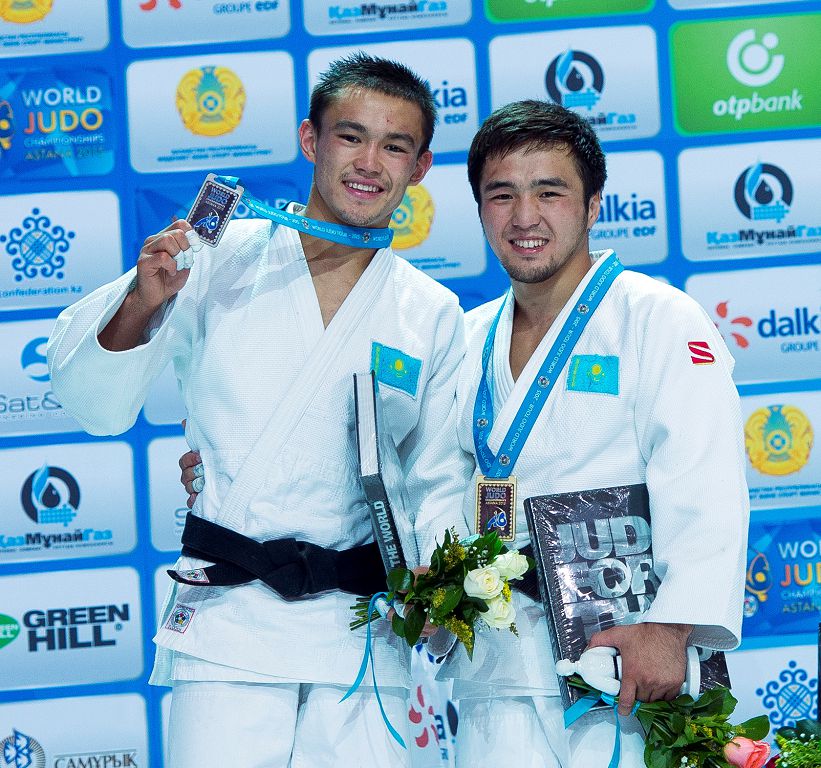 جەڭىس تۇعىرىندا – قوس قازاق