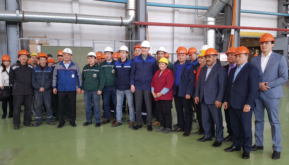 قازاقستان كاسىپوداقتارى فەدەراتسياسىنىڭ وكىلدەرى زاۋىت قىزمەتىمەن تانىستى