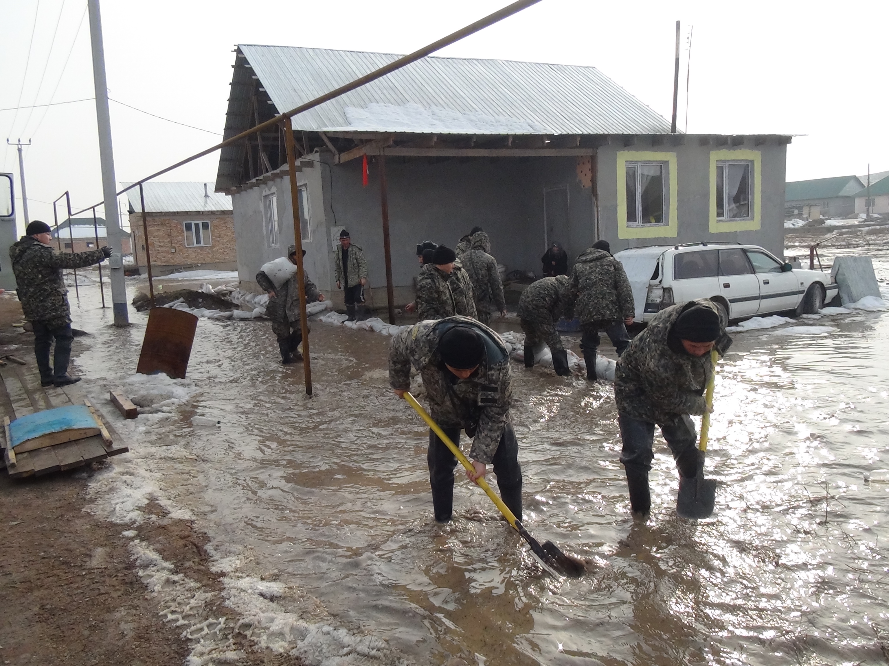 ۇلتتىق ۇلان قۇتقارۋشىلارى كومەككە جۇمىلدىرىلدى