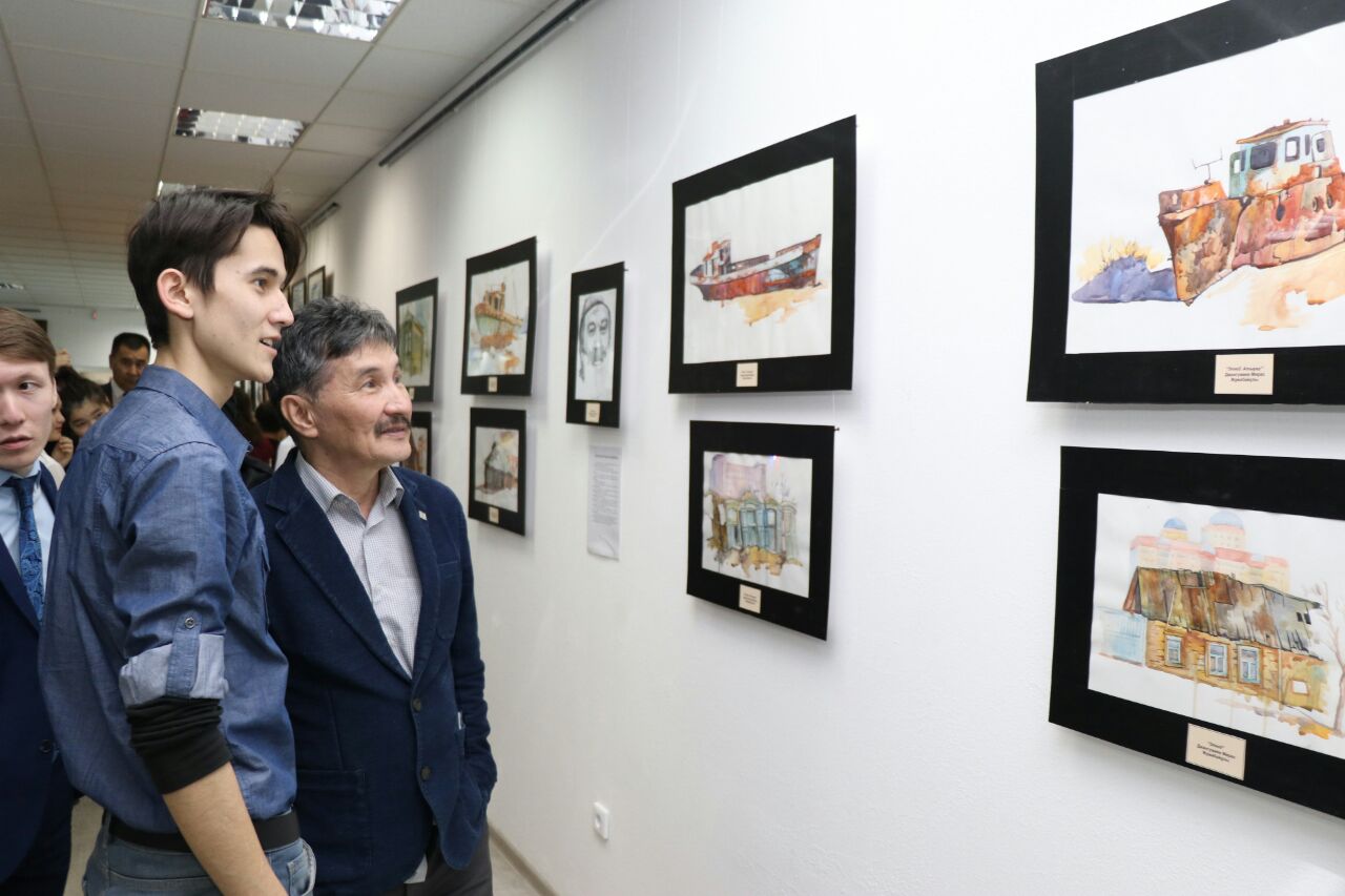 اتىراۋدا ونەر كورمەسىنىڭ اشىلۋ سالتاناتى ءوتتى
