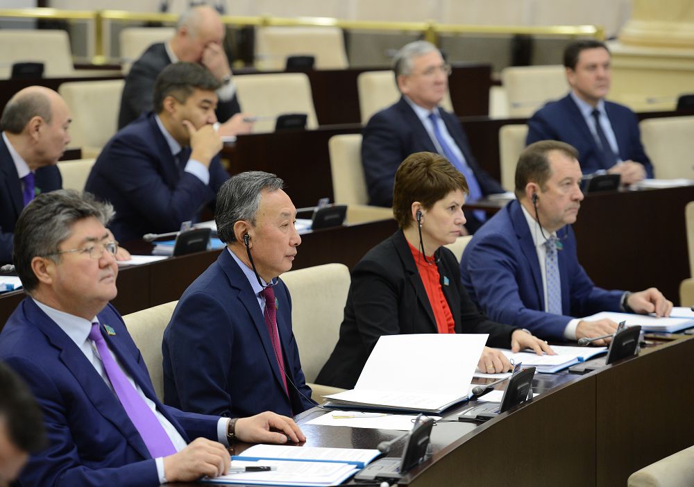 دەپۋتات ساۋالى: ۇلتى قازاق ەستىمەيتىن جانە ناشار ەستيتىن بالالار ورىس تىلىندە وقۋعا ءماجبۇر