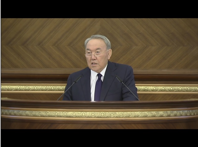 ەلباسى ستۋدەنتتەرگە ارناپ 75 مىڭ ورىندىق جاتاقحانا سالۋدى تاپسىردى