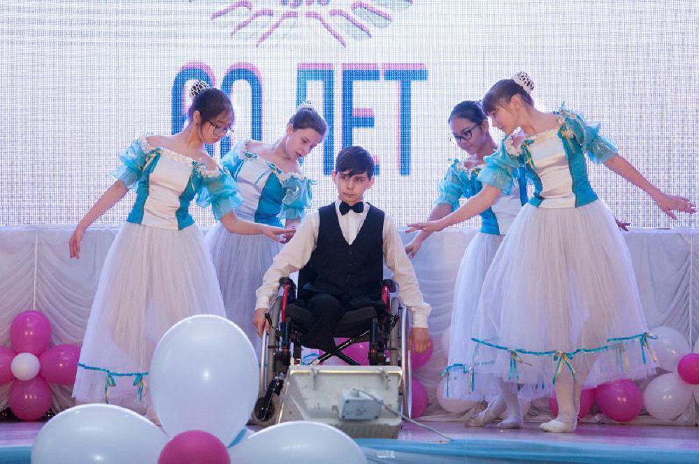 وسكەمەندە مۇمكىندىگى شەكتەۋلى بالالار وزگەشە كونتسەرت قويدى