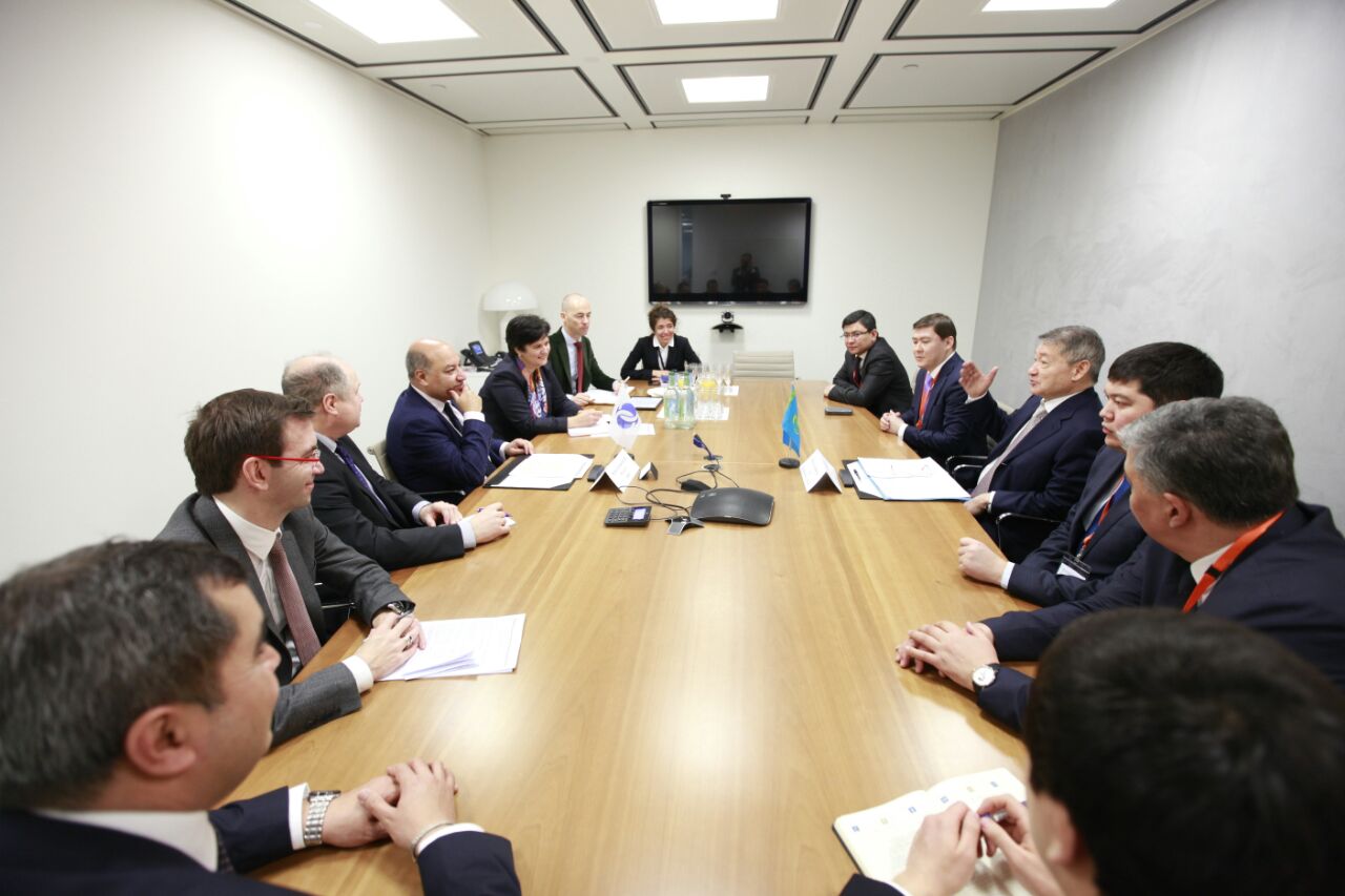 شقو اكىمى جۇمىس ساپارىمەن لوندوندا ءجۇر