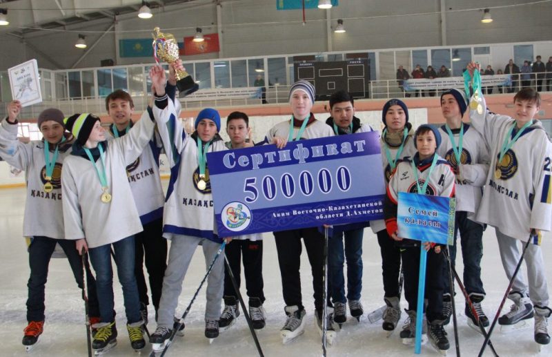 «جۇلدىزشا» ءتۋرنيرىنىڭ جەڭىمپازدارى 500 مىڭ تەڭگەنىڭ سەرتيفيكاتىن الدى