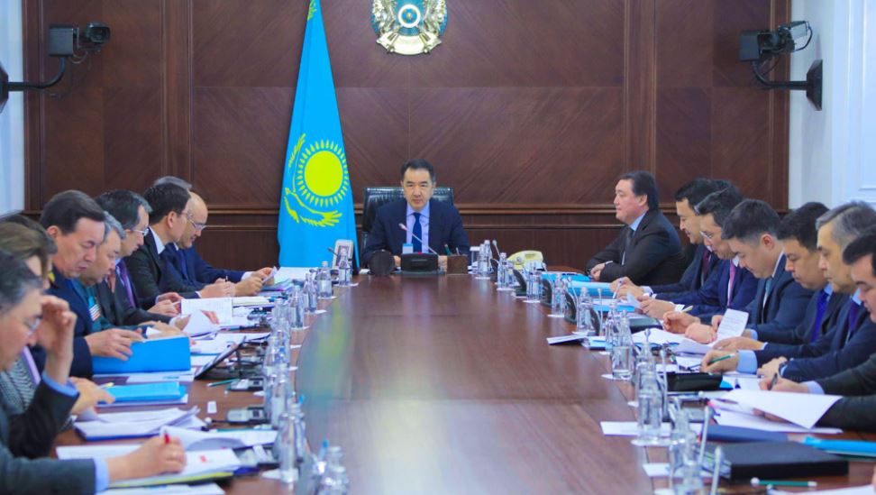 ۇكىمەتتە پرەزيدەنتتىڭ بەس الەۋمەتتىك باستاماسىن ىسكە اسىرۋ جونىندەگى جول كارتاسى قابىلداندى