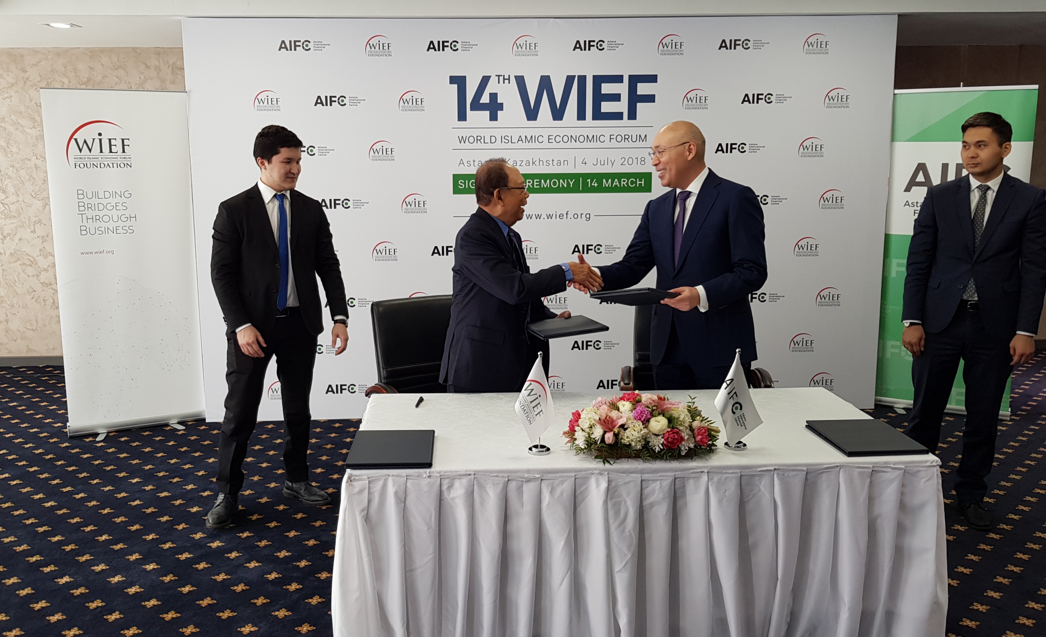 «استانا» حقو مەن دۇنيەجۇزىلىك يسلام ەكونوميكالىق فورۋمىنىڭ قورى كەلىسىمگە قول قويدى