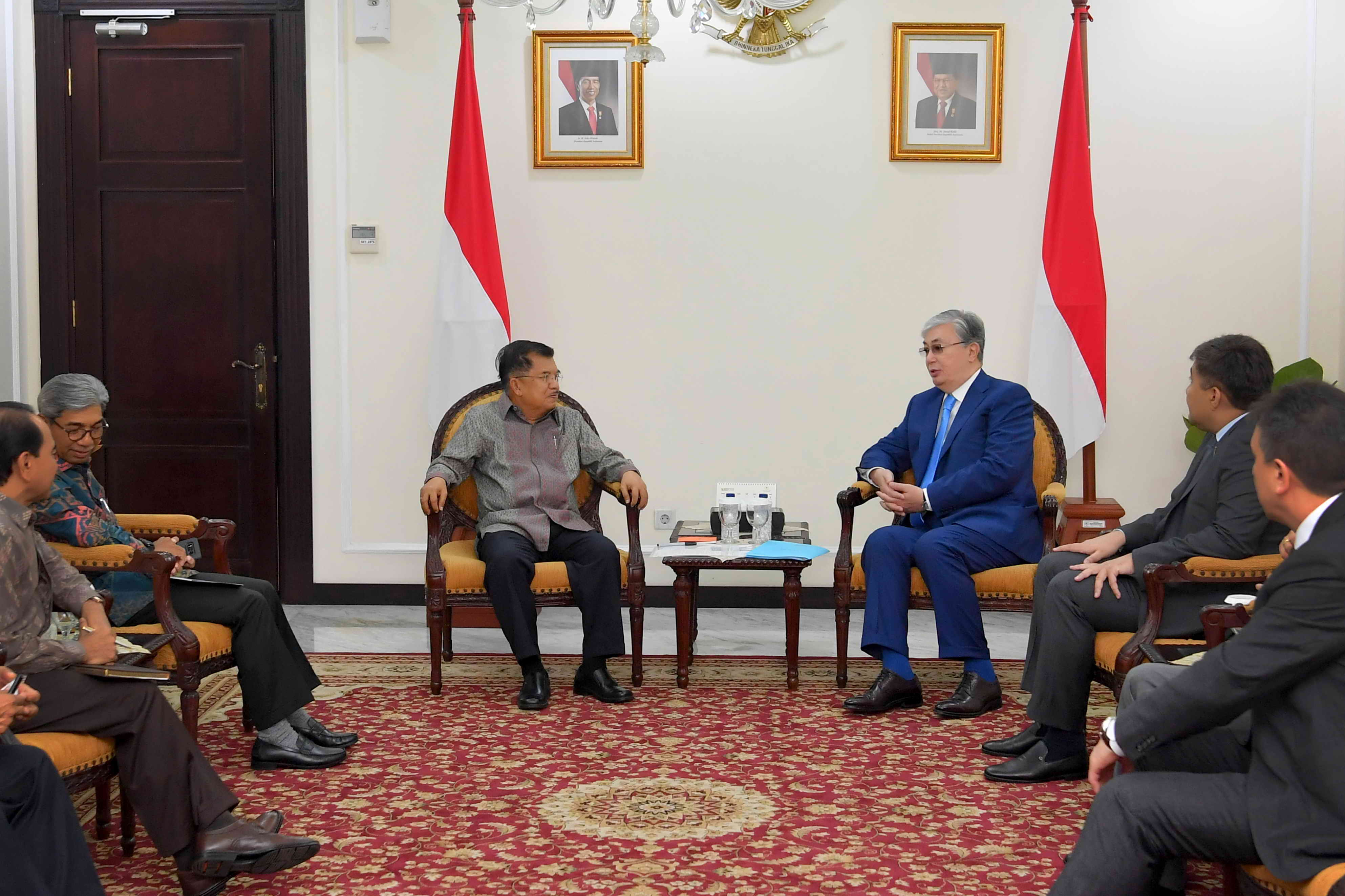 ق.توقاەۆ يندونەزيانىڭ ۆيتسە-پرەزيدەنتىمەن كەزدەستى