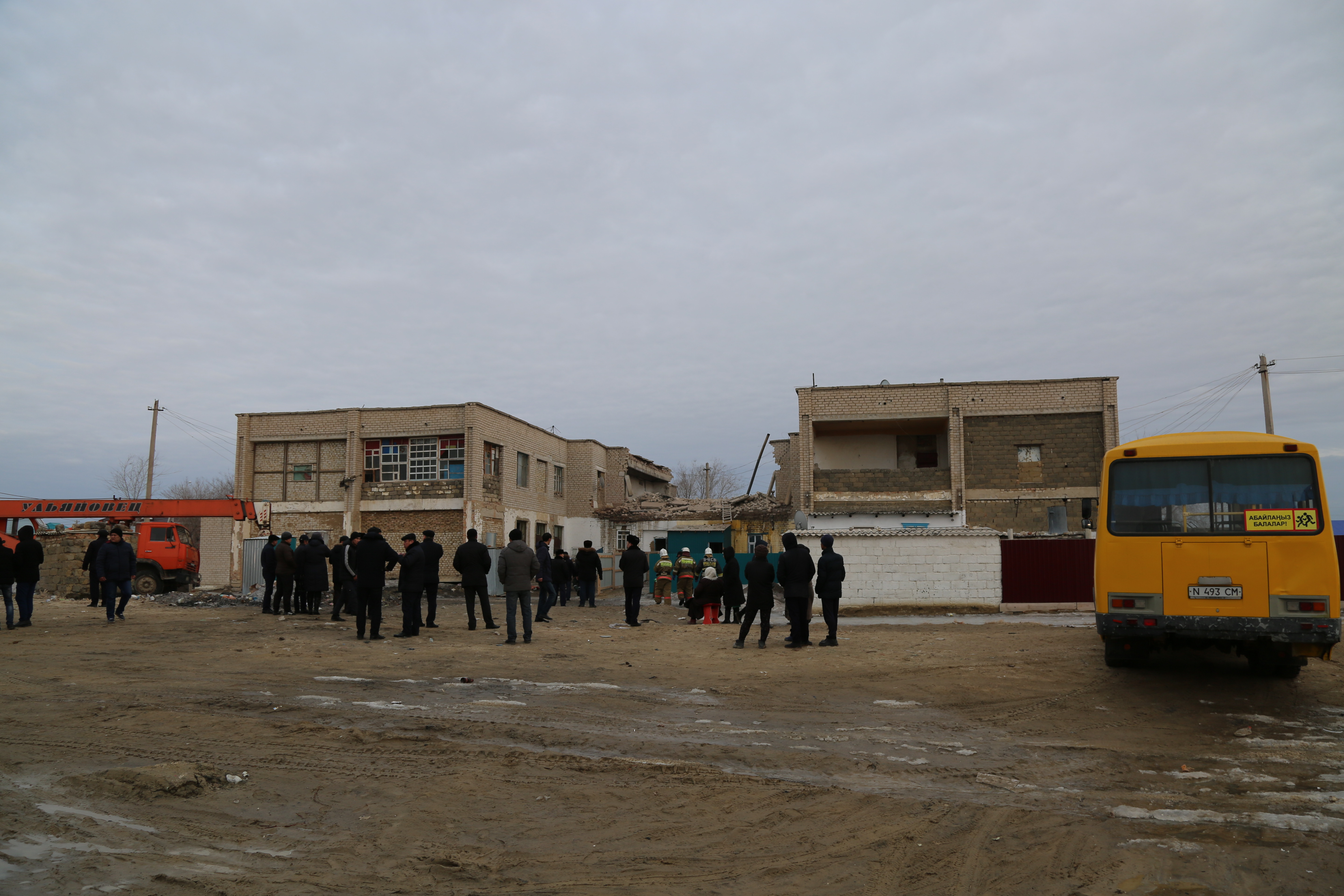 ارالدا ەكىقاباتتى ءۇيدى ءبولىپ تۇرعان وتكەل قۇلادى
