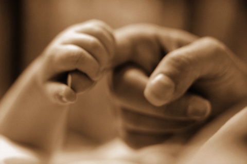 وقو-داعى زورلاندى دەلىنگەن بالاعا استاناداعى داعدارىس ورتالىعىندا كومەك كورسەتىلىپ جاتىر
