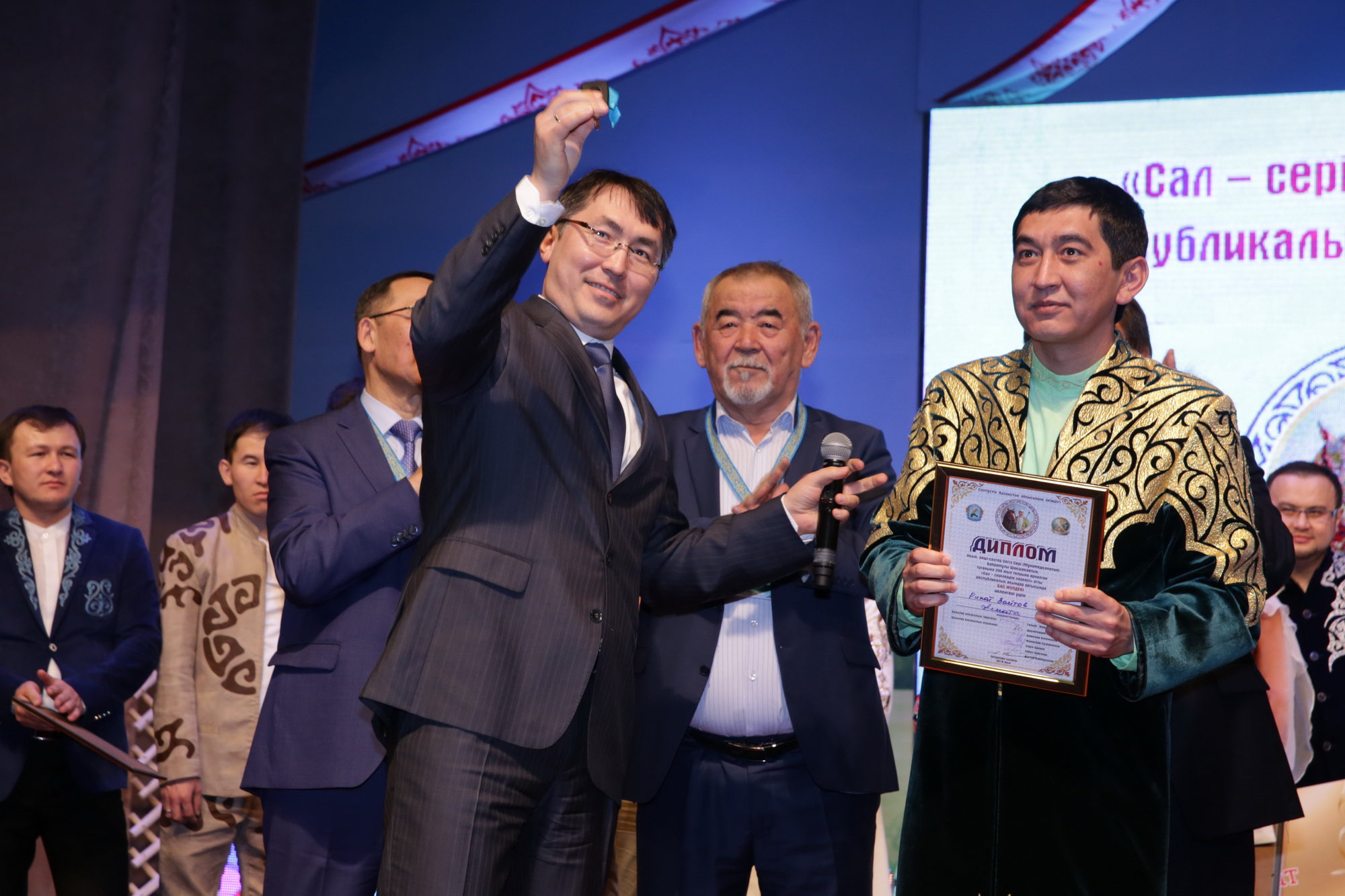 سولتۇستىك قازاقستاندا ايتىسكەر اقىنداردىڭ الامان بايگەسى ءوتتى
