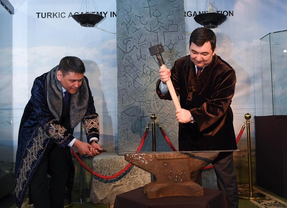استاناداعى حالىقارالىق تۇركى اكادەمياسىندا ناۋرىز مەرەكەسى تويلاندى