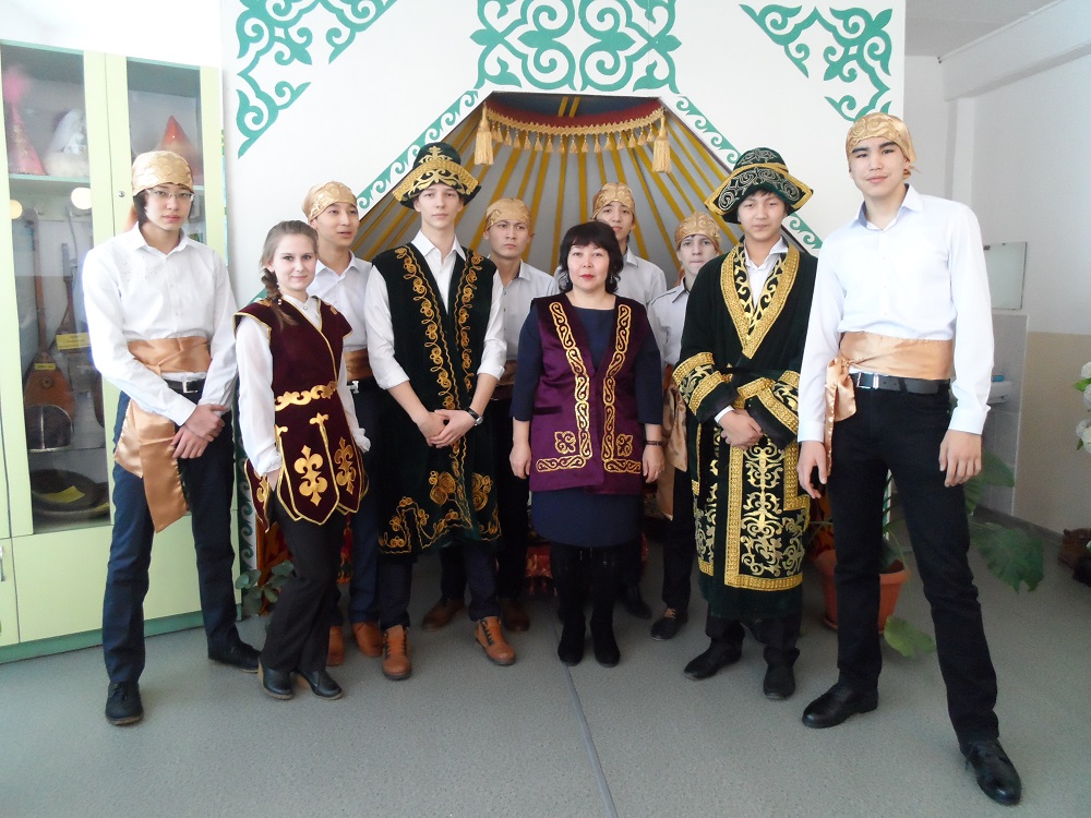 پاۆلوداردا «حوش كەلدىڭ ناۋرىز!» اتتى كىتاپ كورمەسى ءوتتى