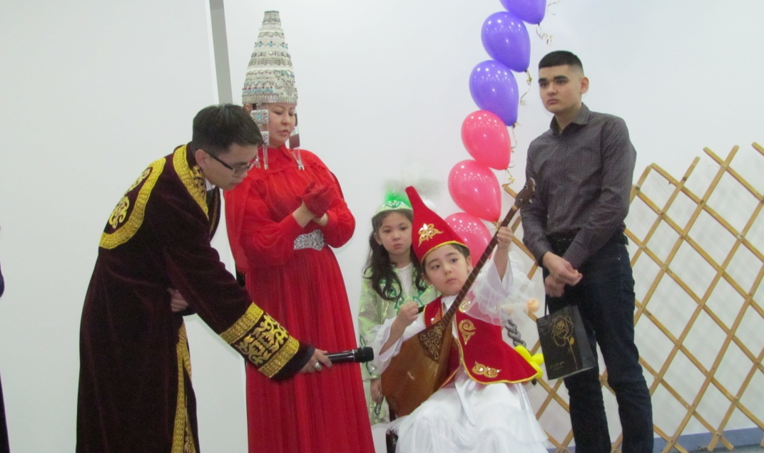 سەمەيدەگى قازيگزۋ ناۋرىز تويىندا قايىرىمدىلىق شاراسىن وتكىزدى