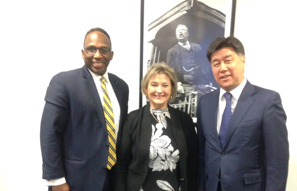 استانا مەملەكەتتىك قىزمەت حابى مەن اقش-تىڭ ۋاكىلەتتى ورگاندارى  ىنتىماقتاستىقتى نىعايتۋدا 