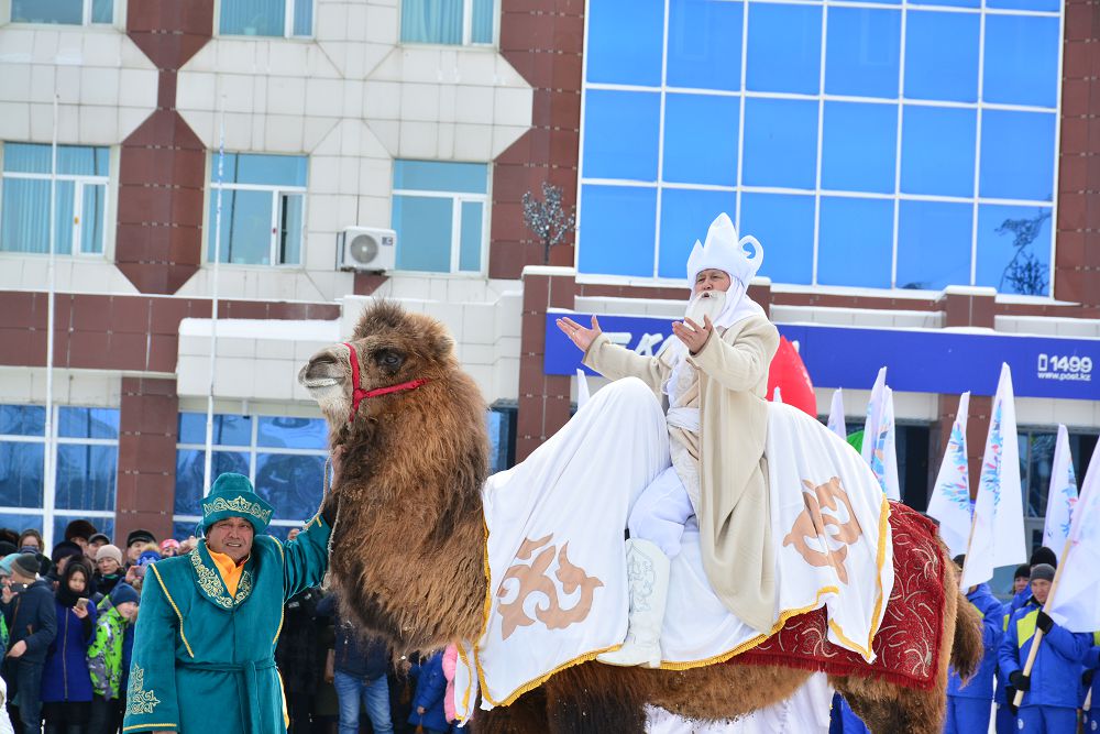 كوكشەتاۋ ءسان-سالتاناتقا بولەندى