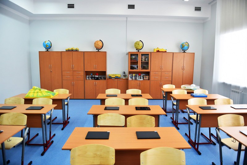 الماتى قالاسىنداعى اۋداندىق سوت وكىلدەرى قاراساي باتىر اتىنداعى مەكتەپتى ارالاپ شىقتى