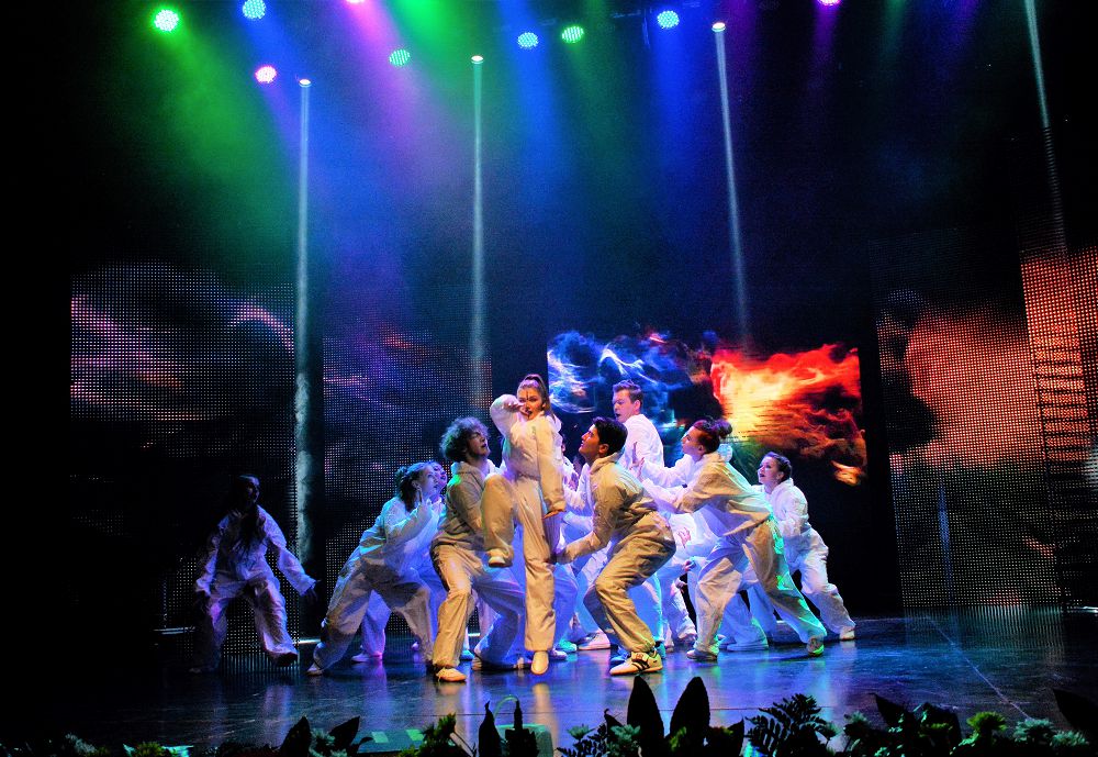 استانادا ءى «التىن شىمىلدىق» تەاتر جۇلدەسى تابىستالدى