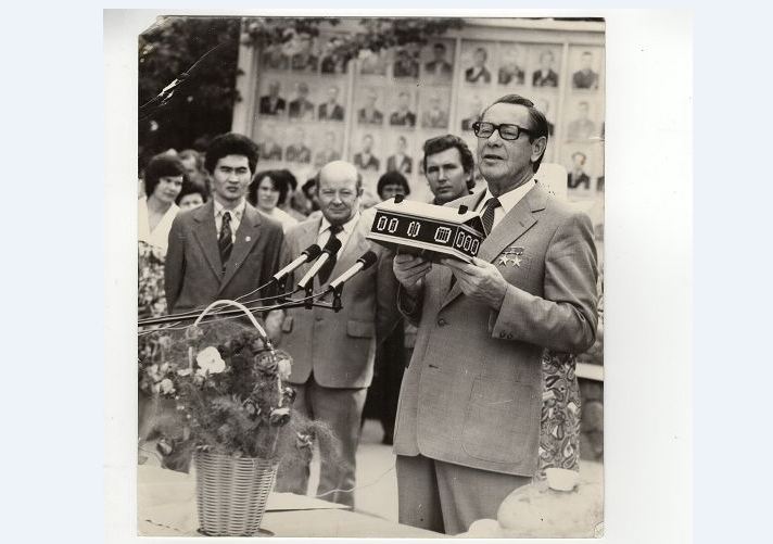 بۇل دا تاريح (سۋرەت سىرى)

