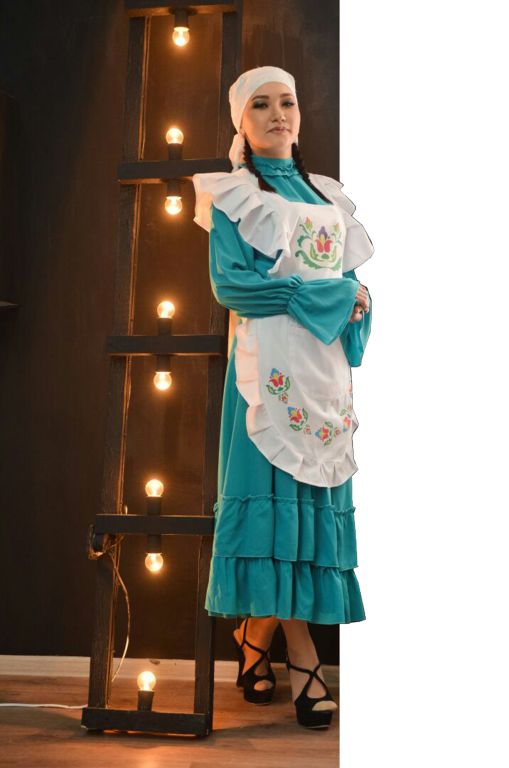 بەس تىلدە سويلەيتىن بويجەتكەن

