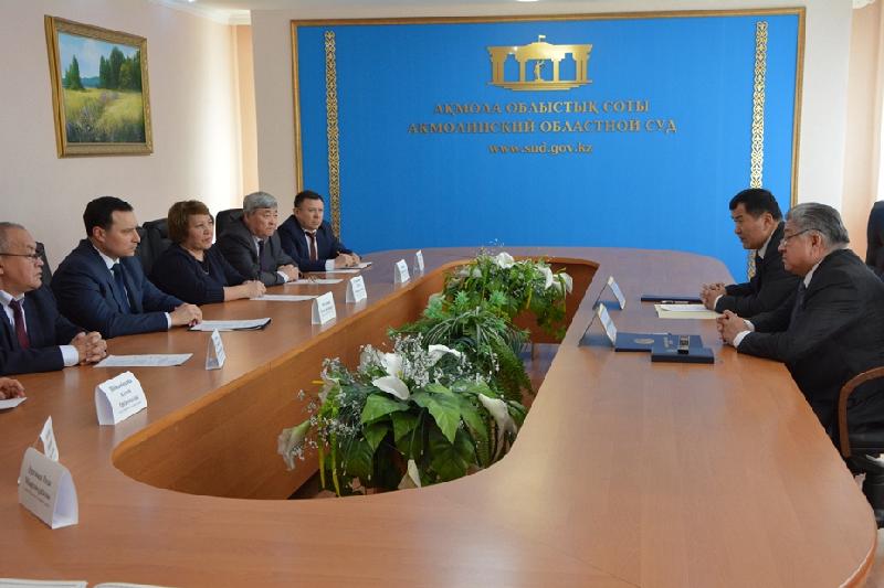 اقمولا وبلىسىندا تاتۋلاستىرۋ ورتالىعى اشىلادى