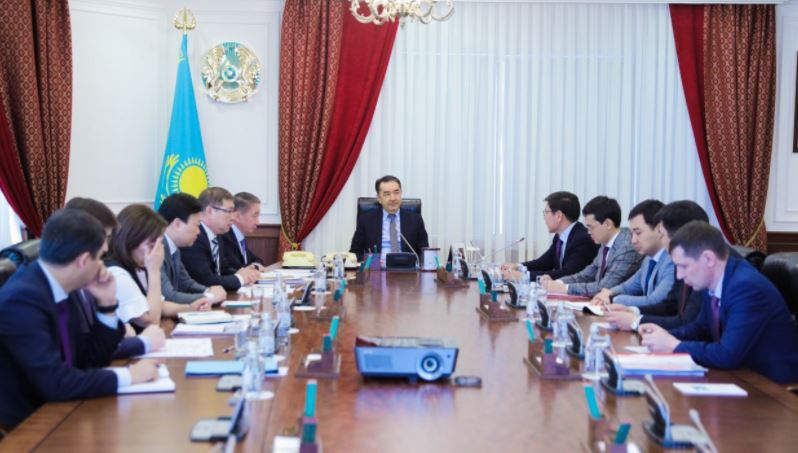 باقىتجان ساعىنتاەۆ تسيفرلاندىرۋ ماسەلەلەرى جونىندە كەڭەس وتكىزدى