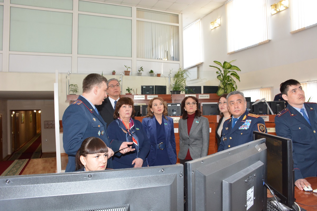 سقو-عا پارلامەنت دەپۋتاتتارى جۇمىس ساپارمەن كەلدى