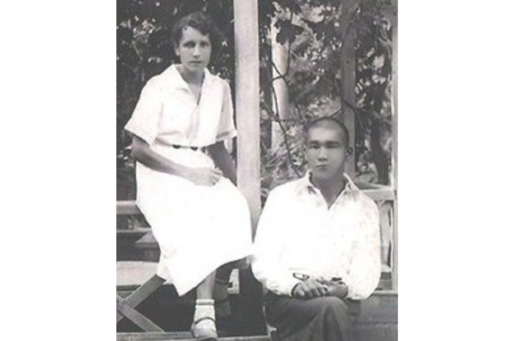 قاراتاي مەن اننا-ليزا