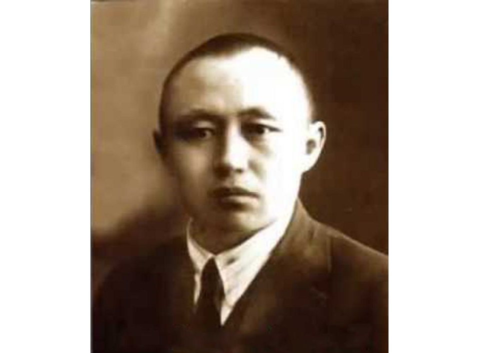 رەكۆيەم (ەسسە)