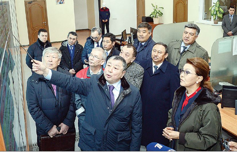 سەنات دەپۋتاتتارى جىلۋ ورتالىعىندا بولدى