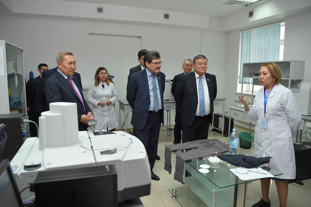 سەناتورلار جوو-عا ارنالعان قوسىمشا گرانتتاردى ستراتەگيالىق ماڭىزدى شەشىم دەپ اتادى