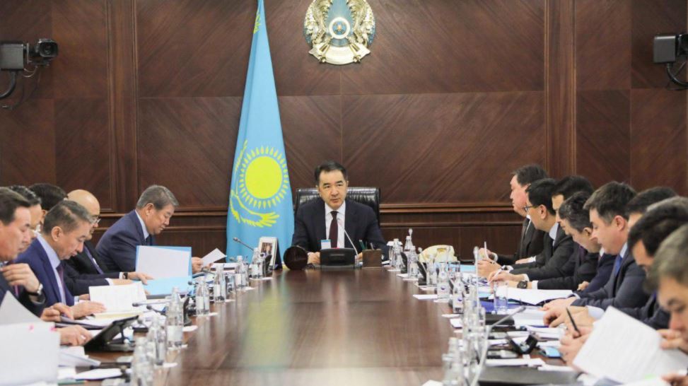 2018 جىلعا ارنالعان الەۋمەتتىك-ەكونوميكالىق دامۋ جانە بيۋدجەت پارامەترلەرىنىڭ بولجامى ماقۇلداندى